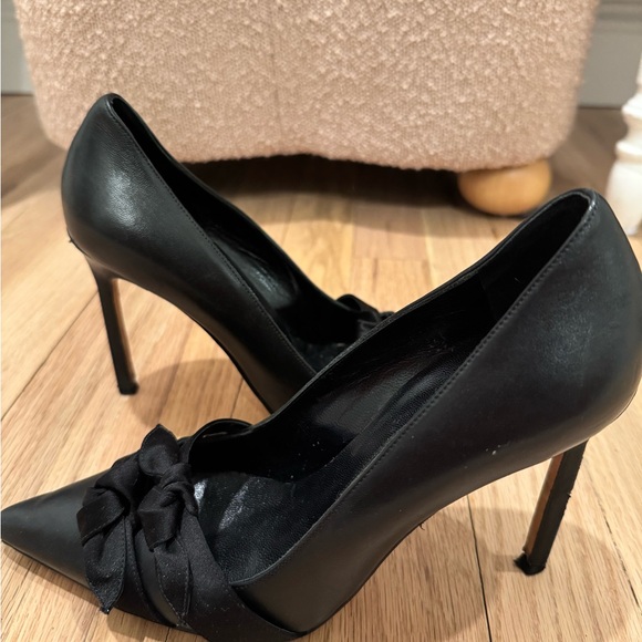 Manolo Blahnik Black Heels with Bow Detail (Size 36 1/2) - Picture 3 of 9